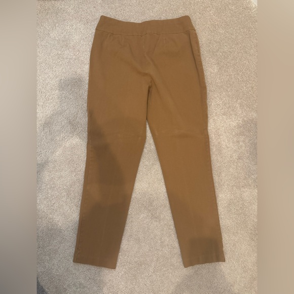 Chico’s Women’s Fabulously Slimming Tan Cropped Slacks - Picture 3 of 4